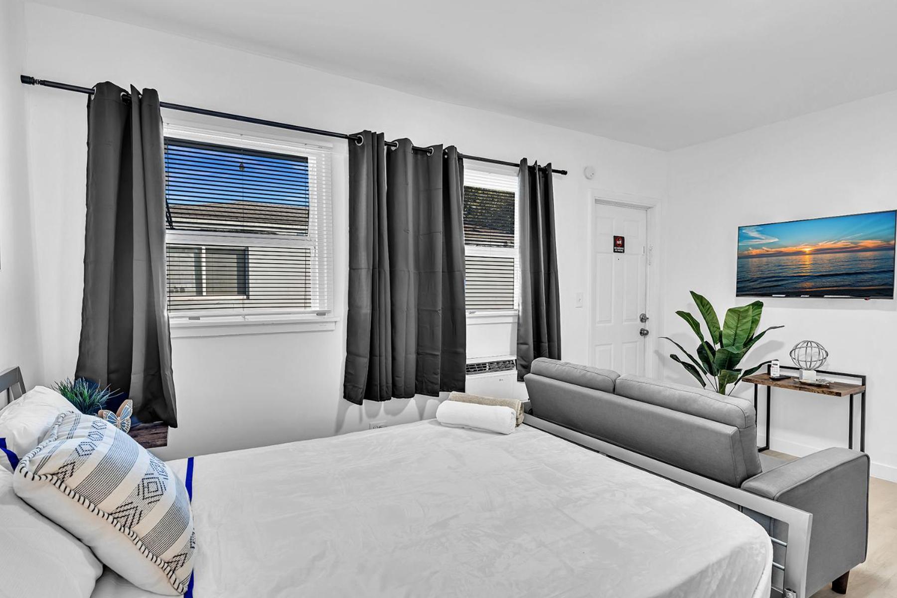 Young Circle & Hollywood Blvd Posh Studio Suite 외부 사진
